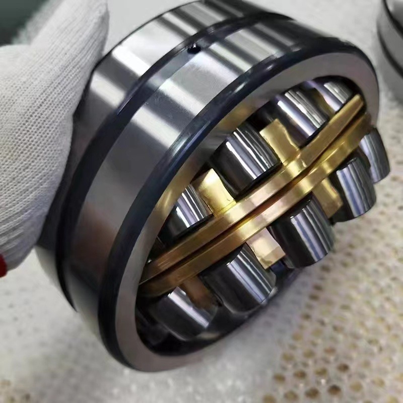 mit einer Breite von mehr als 20 mm,